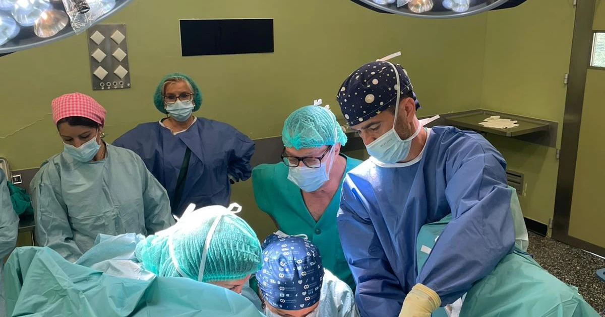 El Hospital Regional de Málaga introduce una nueva técnica para tratar el prolapso uterino