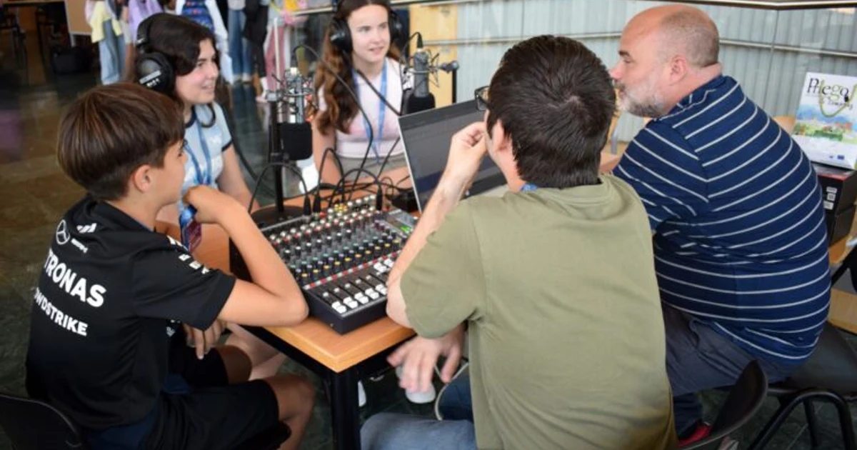 Over 130 educational centres in Málaga participate in the ‘ComunicA’ programme