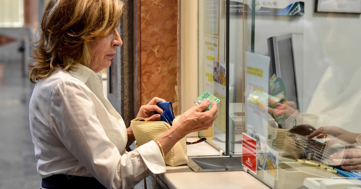 Over 30,000 seniors receive the Andalucía Junta 65 Card in the first half of 2026