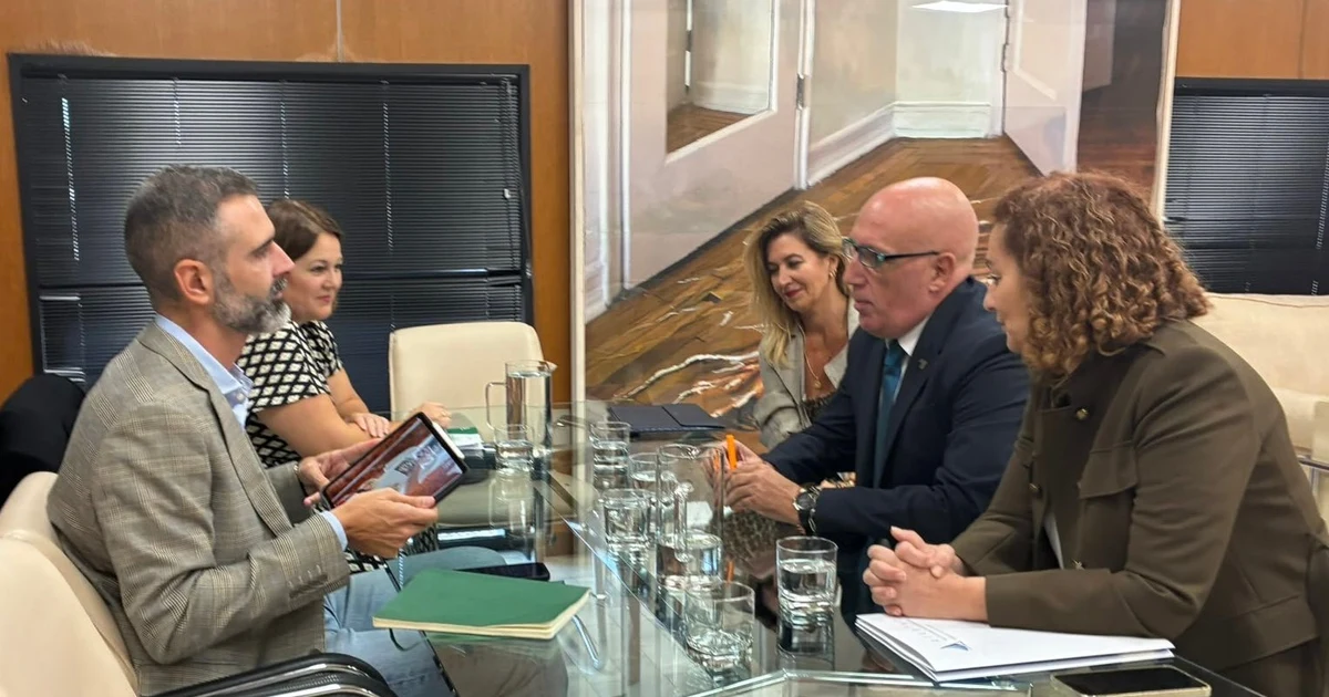 The Andalusian Government and the Maritime Cluster discuss the blue economy