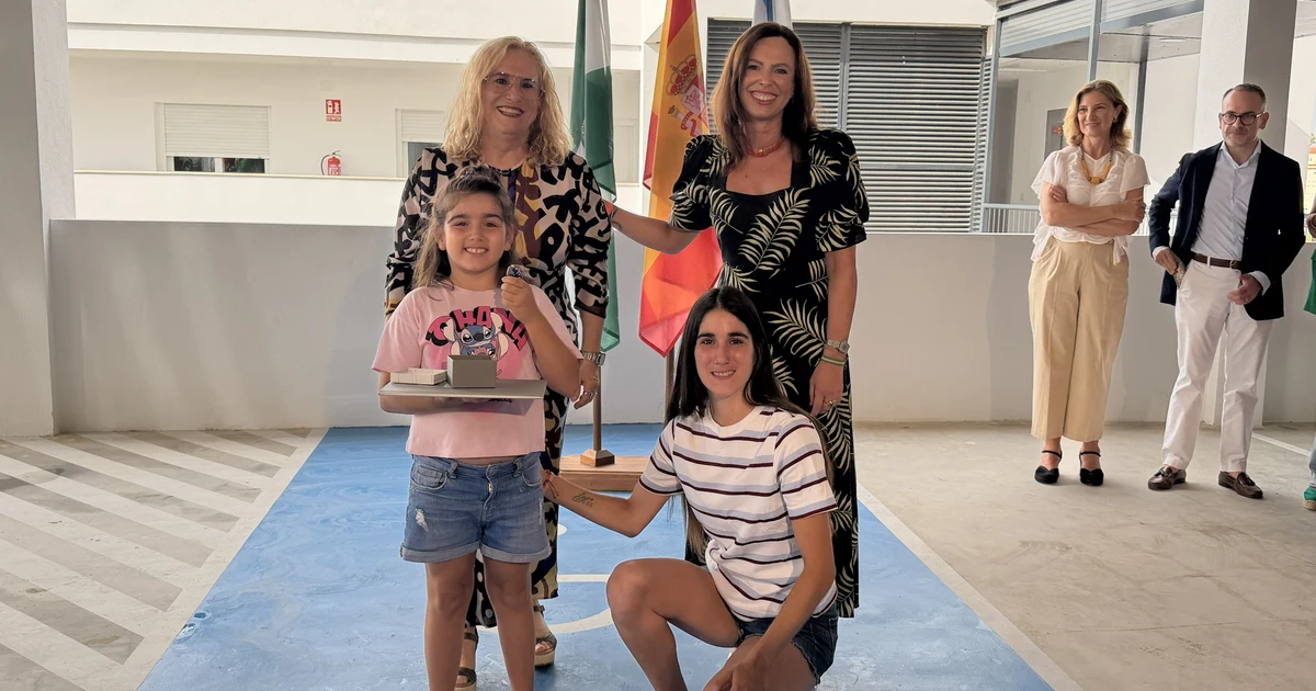 La Junta entrega 24 viviendas de alquiler asequible para jóvenes en Fuengirola