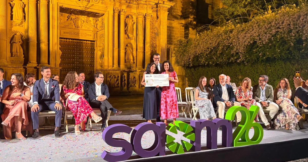 El Hospital Costa del Sol recibe una beca para humanizar su sala de espera de Oncología