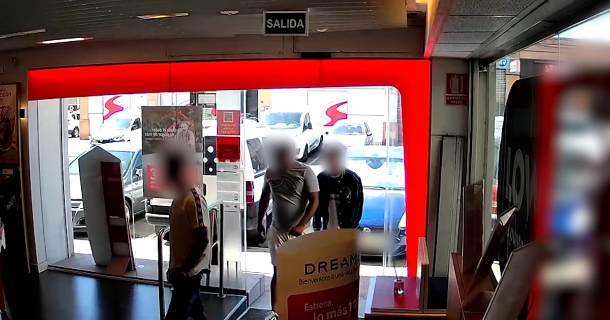 Detenidos tres individuos por robos de móviles en Sevilla y Córdoba