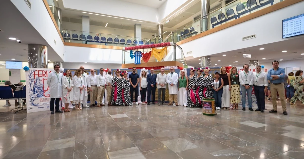 El Hospital Virgen de la Victoria se decora para la Feria de Málaga 2026