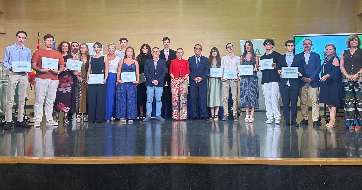Málaga awards Extraordinary Baccalaureate Prizes to 13 students
