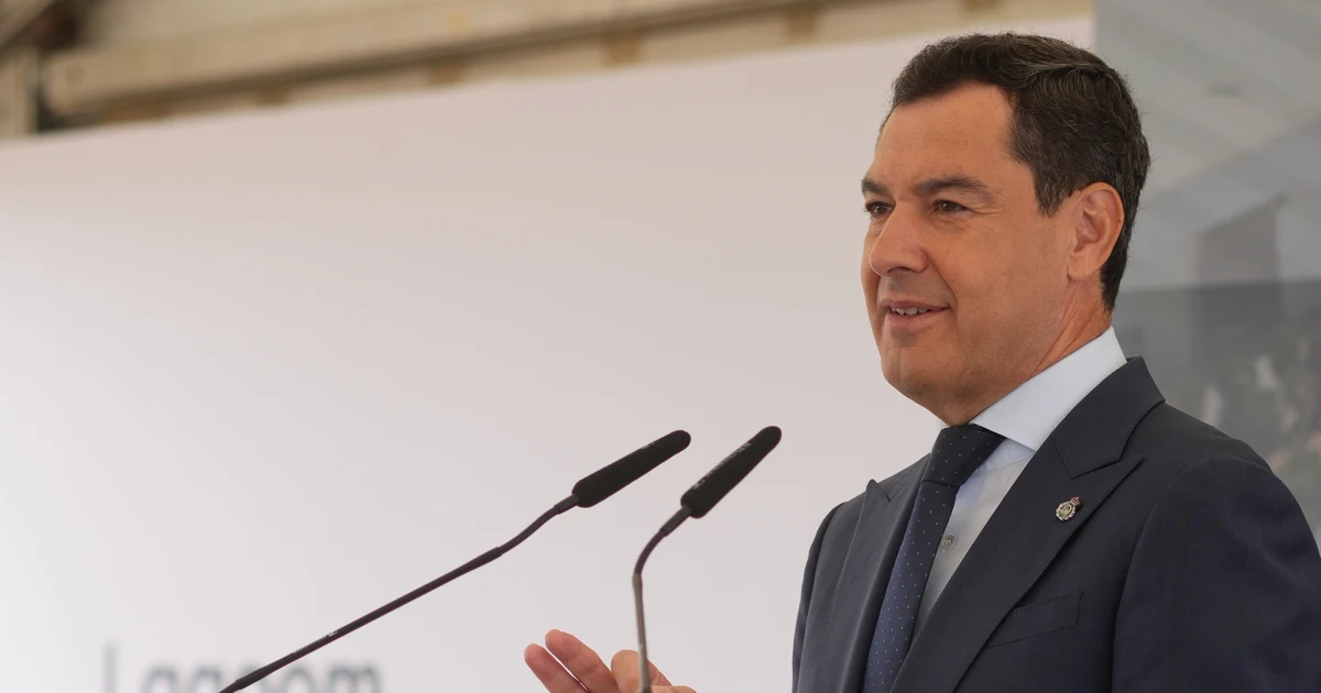 Juanma Moreno coloca la primera piedra de 691 viviendas protegidas en Sevilla Este
