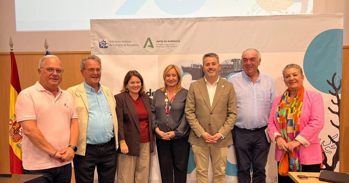 La Junta de Andalucía refuerza el diálogo con las cofradías de pescadores en Motril