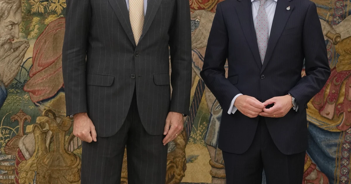 Juanma Moreno se reúne con el Rey Felipe VI en el Palacio de la Zarzuela